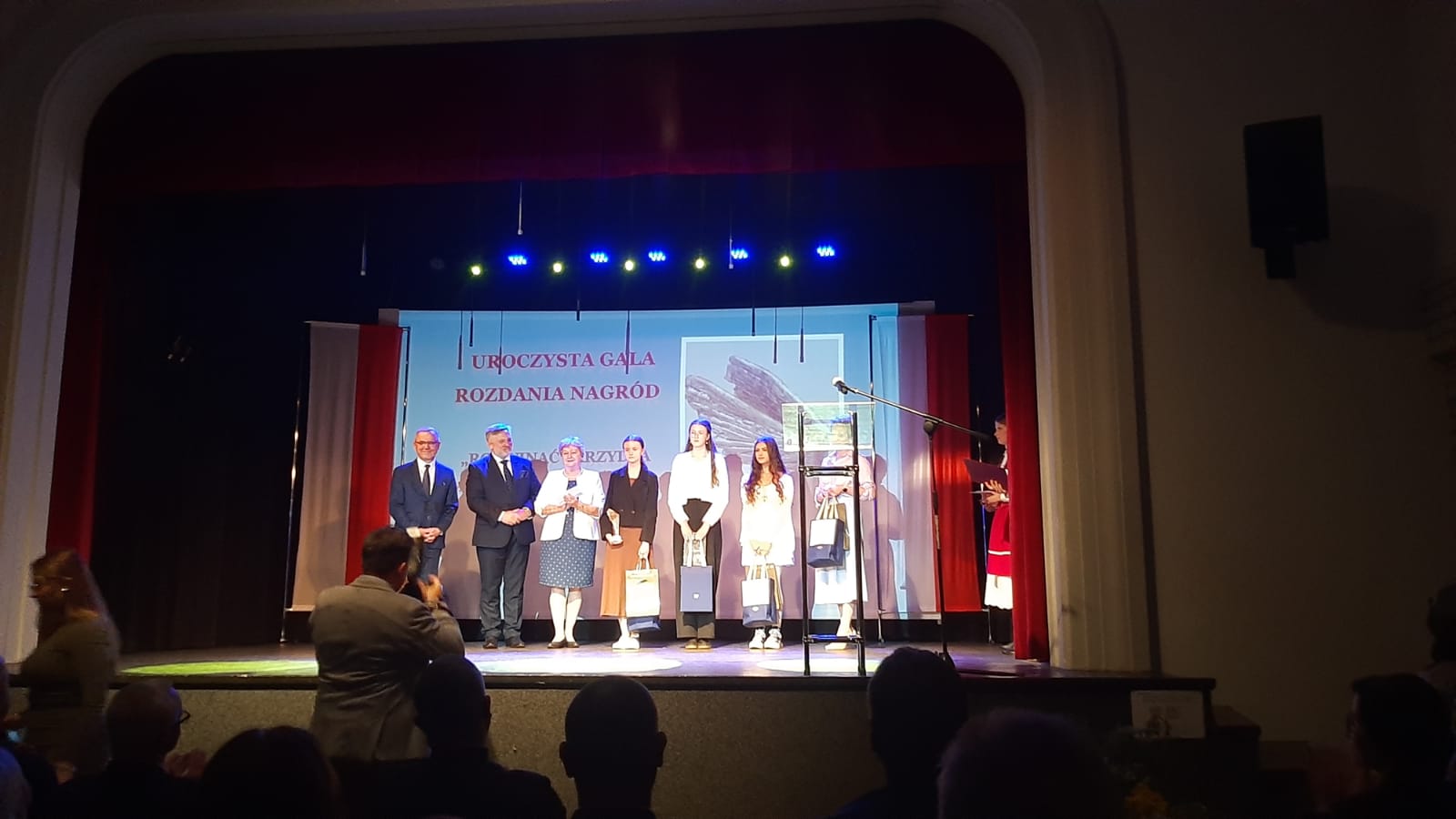 Uczennica kl. VII a – laureatką konkursu historycznego