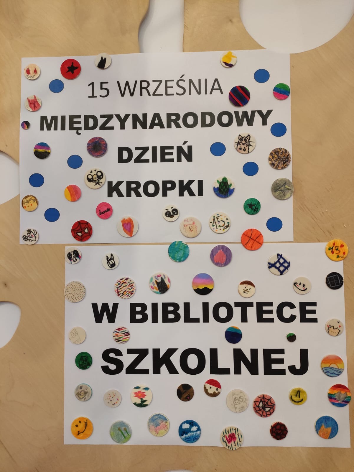 Dzień kropki w bibliotece szkolnej